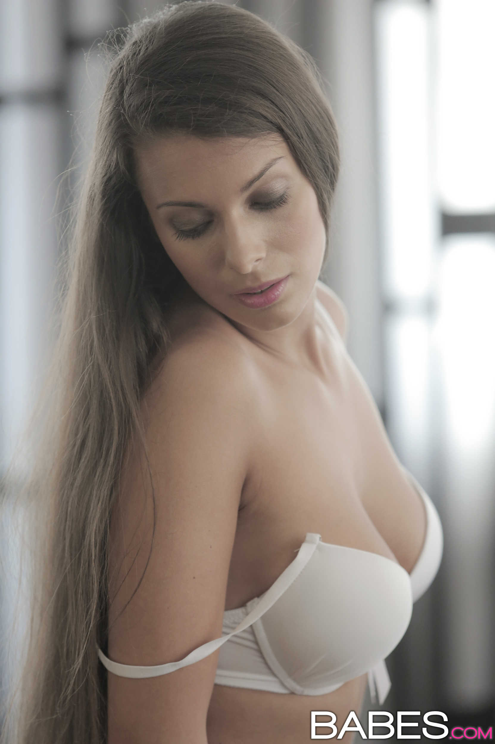 Lia Taylor - Inside and Out | Picture (36)