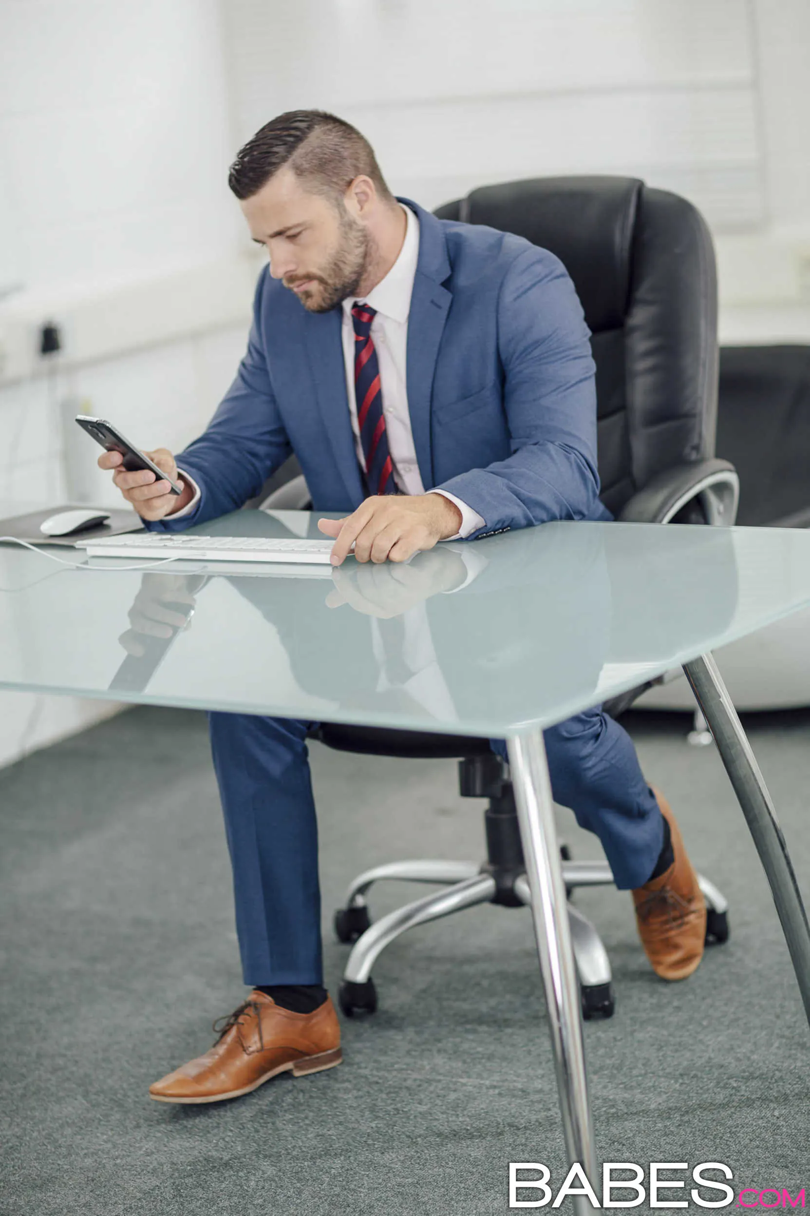 Sienna Day - Return to Sender | Picture (24)